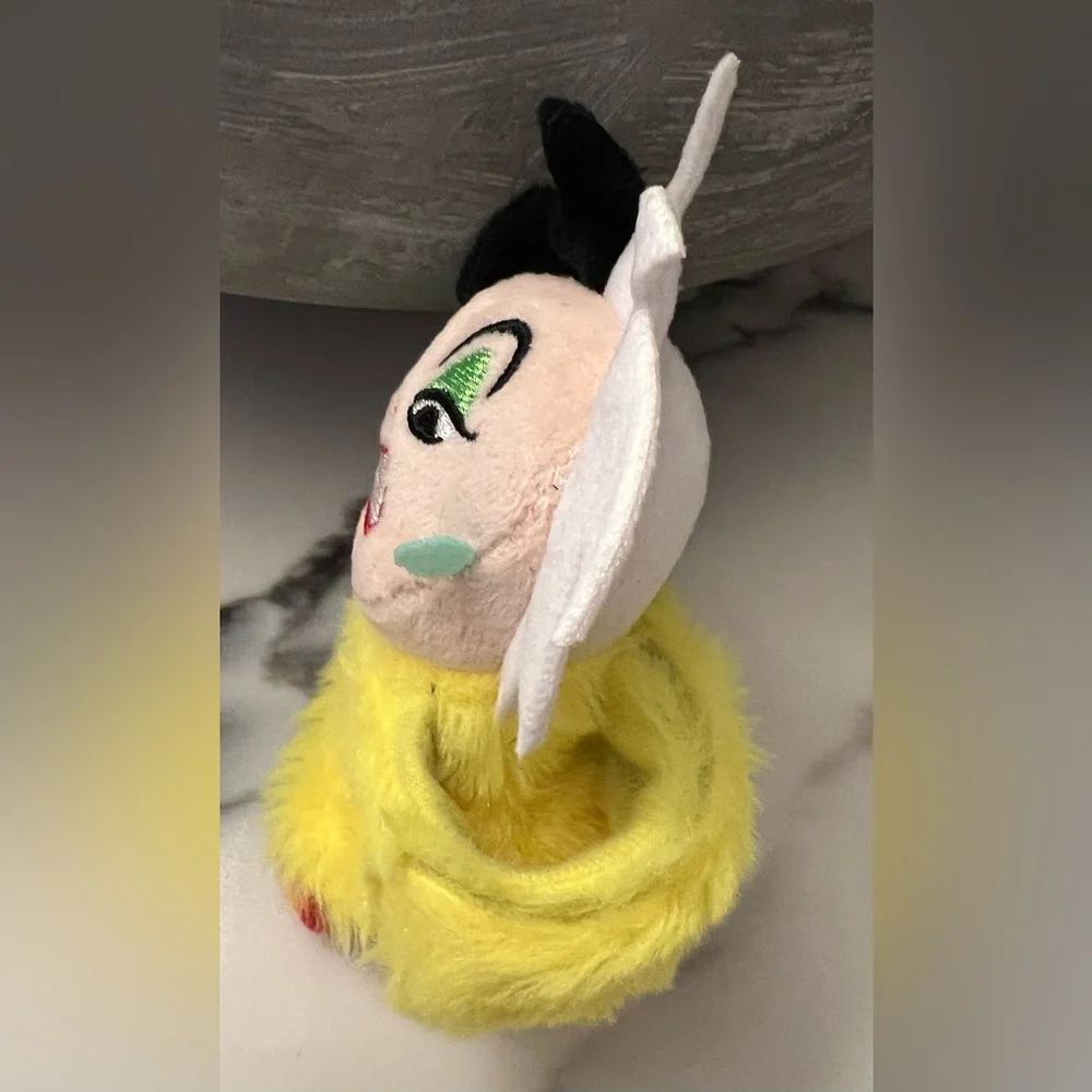 Disney 101 Dalmatians Villains Cutie SnapCuff Plush Cruella DeVille Yellow/Black